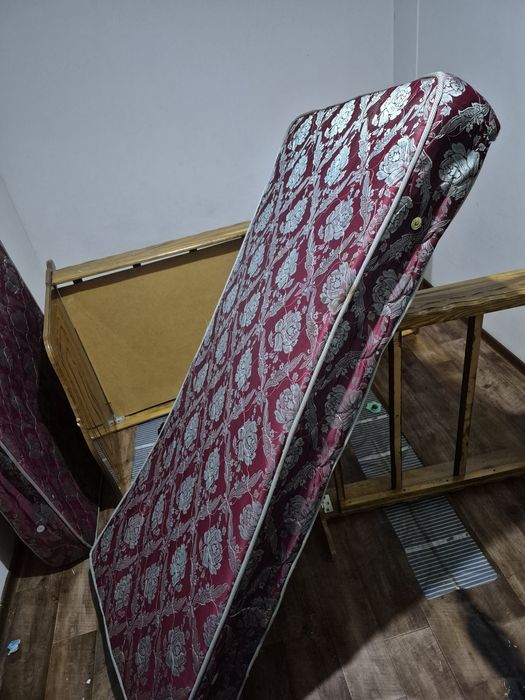 матрасом в хорошем состоянии