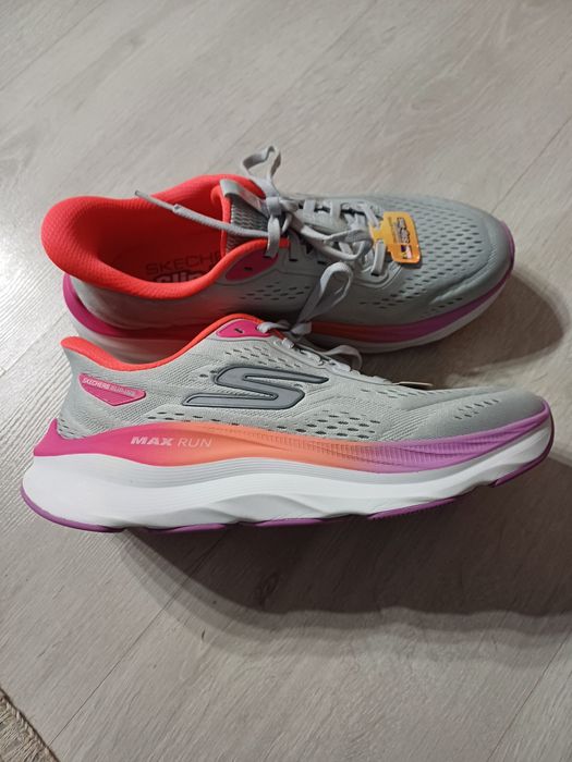 Skechers slips-ins max run