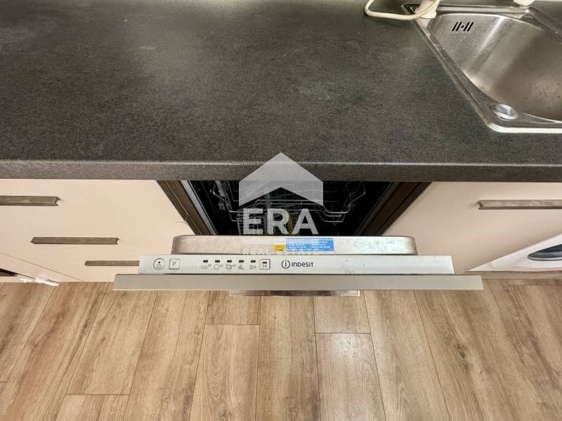 Модерно обзаведен, тристаен апартамент в малка, бутикова сграда в ж.к.