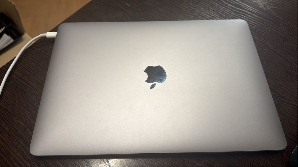 MacBook air продам в отличном состояние