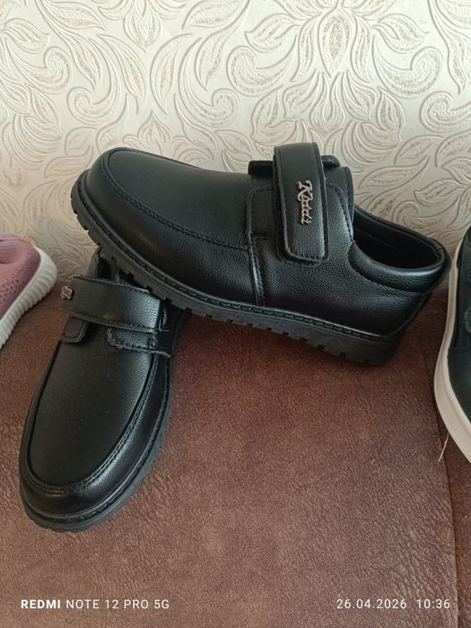 Продам мужские ботинки