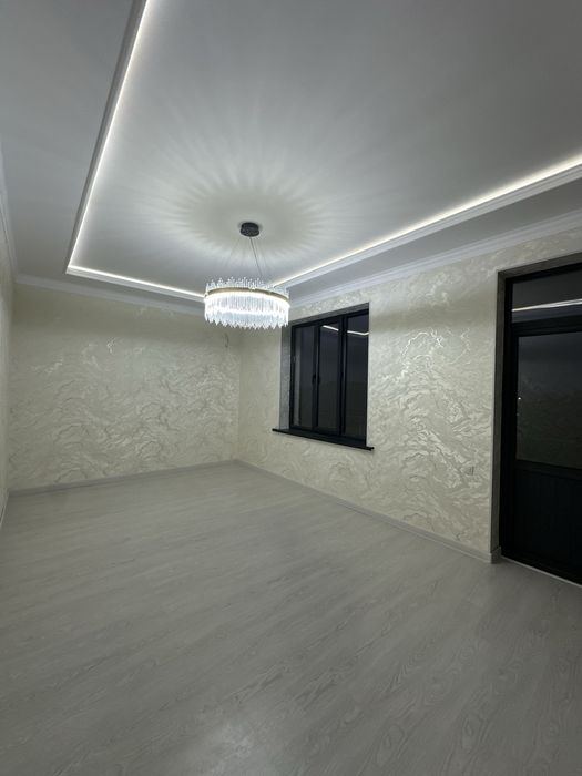 Уй сотилади 10 квартил ропарсдан уч километир