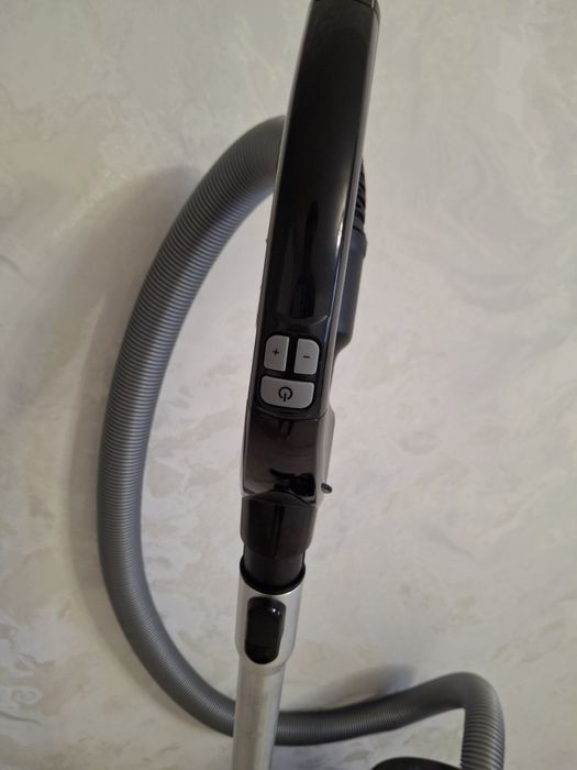 Продам дорогой пылесос Самсунг