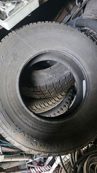 Продам шины 235/75r15