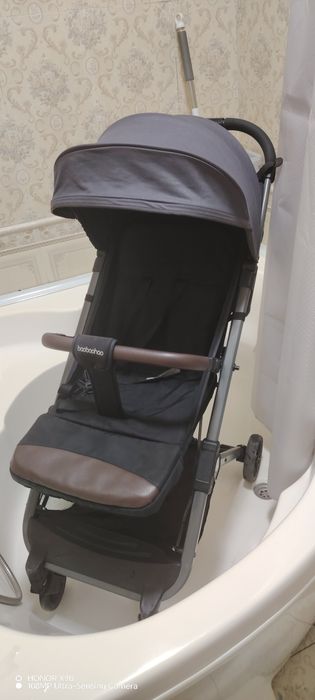 Срочно продаю детскую коляску фиолетового цвета