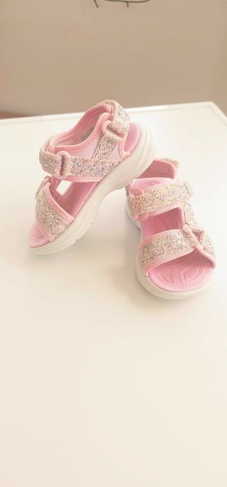 Sandalele Skechers nr 24
