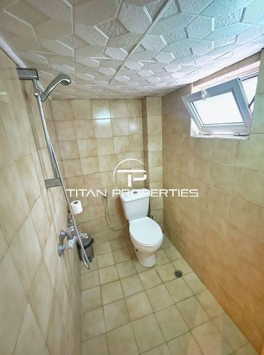 Дава се под наем Четиристаен апартамент в Варна, Гръцка махала - 120 кв.м за 500 € - Снимка #13