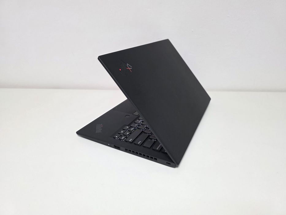 Laptop Lenovo X1 CARBON i7-10610U 16gb 1TB garantie 1 AN