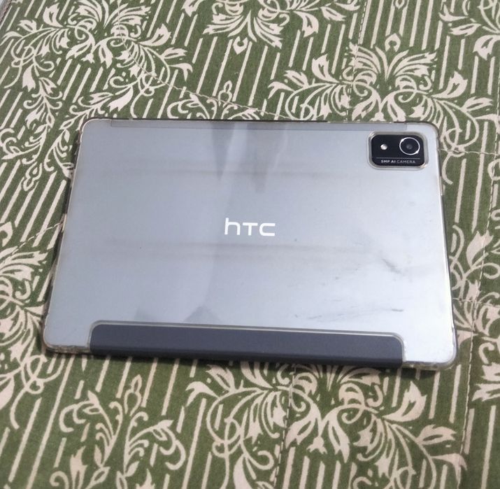Планшет HTC в отличном состоянии