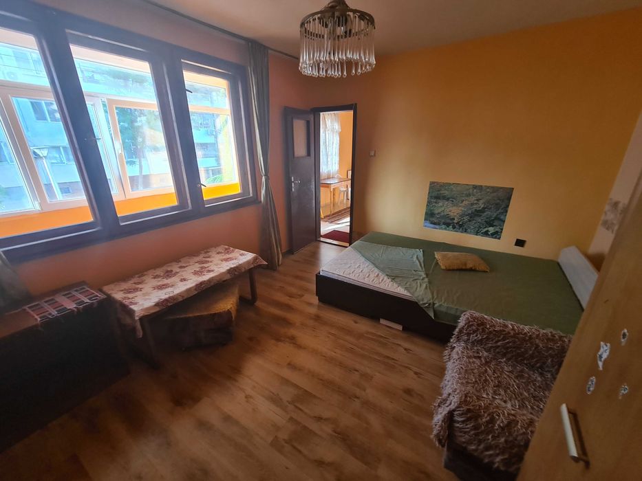 Дава се под наем Едностаен апартамент в Бургас, Възраждане - 43 кв.м за 115 € - Снимка #2