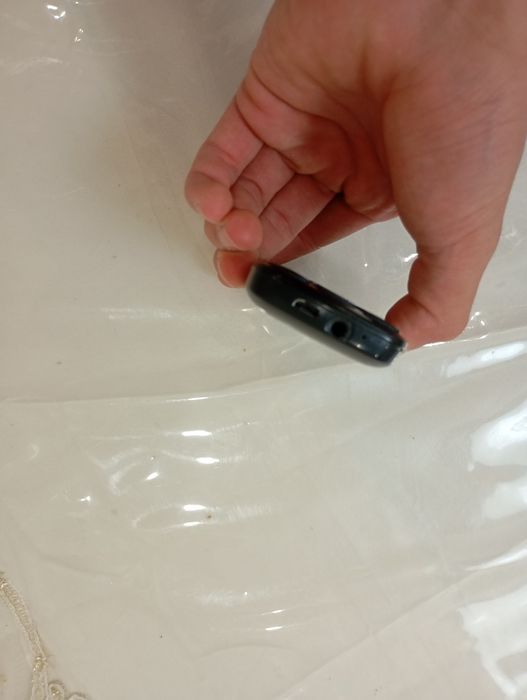 Inoi telefoni sotiladi