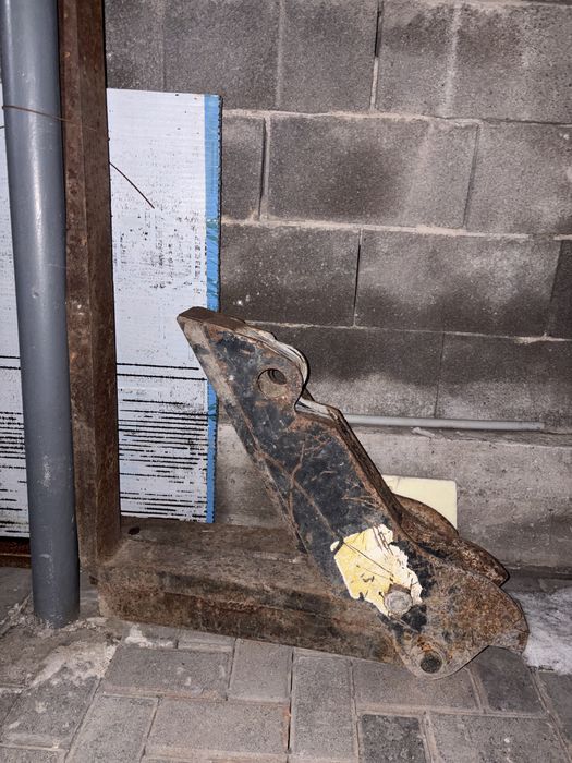 Продам палетные вилы на JCB 3/1