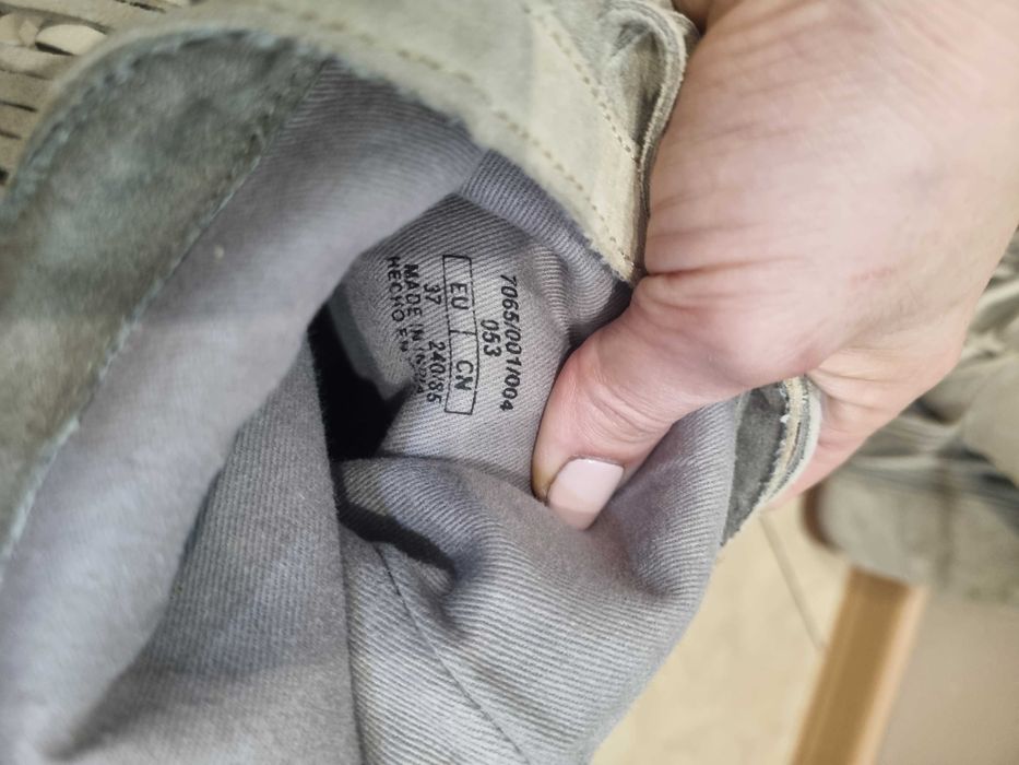 Велурени ботуши Zara