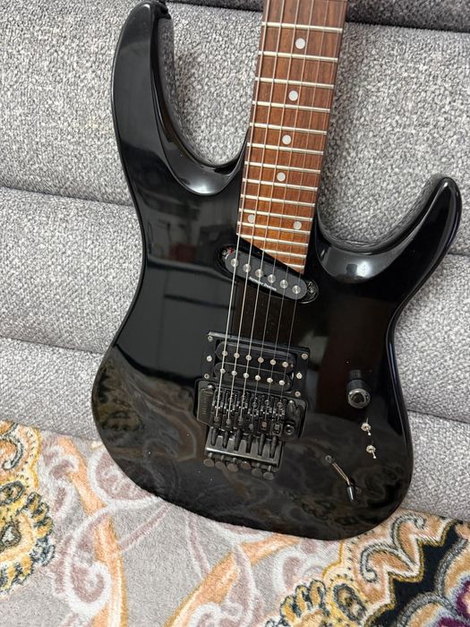 Vând chitara electrica Hammer 28 feturi