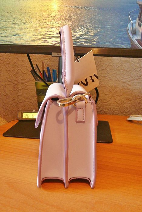 Нова дамска чантичка. Естествена кожа.