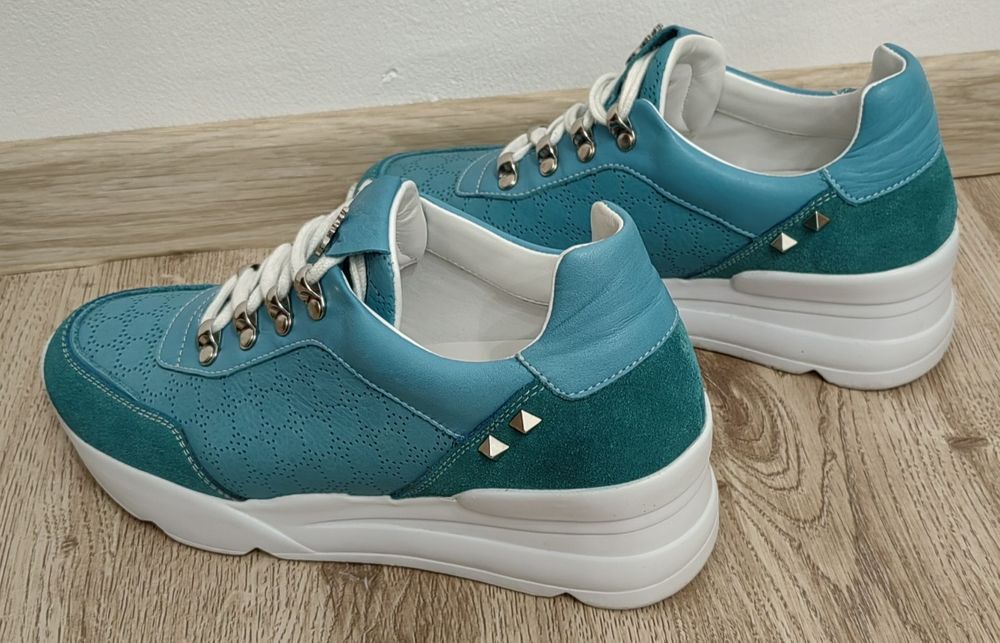 Обувки от естествена кожа
"Daris"
38 размер 24,5 см
Обувани веднъж,но