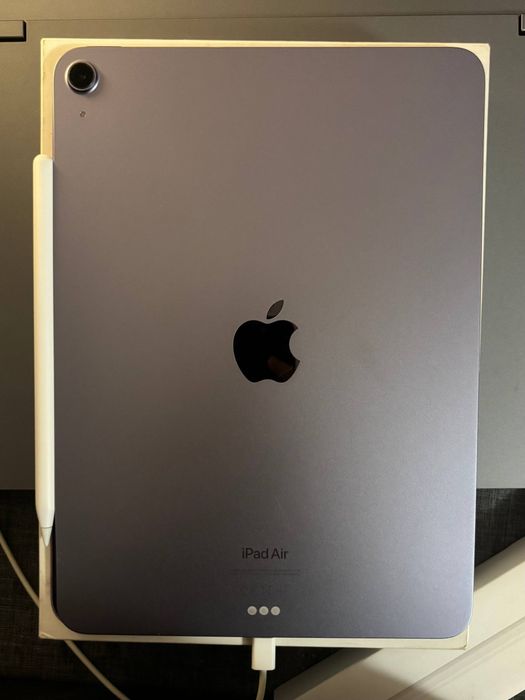 Продаю айпад

+ Apple Penci