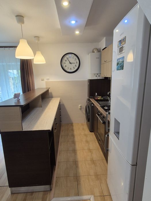 Inchirez casuta in zona Nord, de dimensiunea  unui apartament cu 2 camere