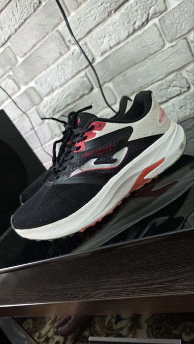 Оригинальные кроссы Joma