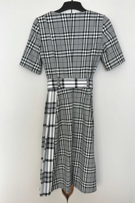 Reserved стилна дамска рокля на каре с колан