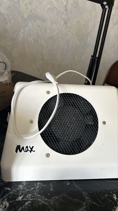 продам маникюрный оборудование