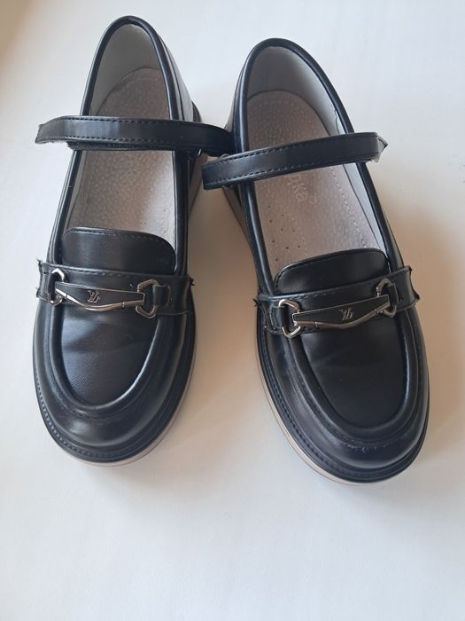 Детская школьная обувь