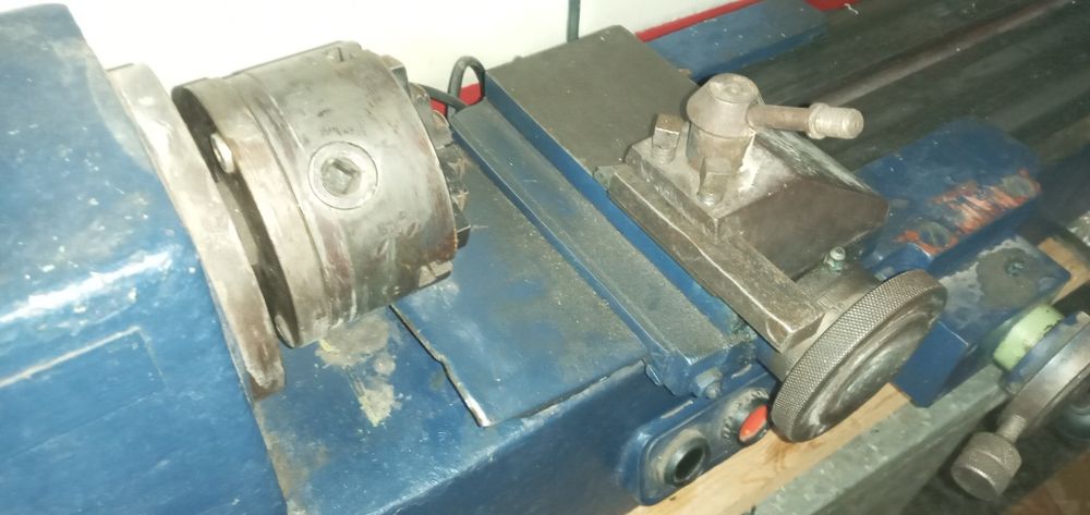 Станок токарный  по металу