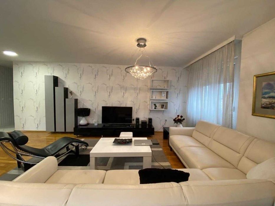 Дава се под наем Двустаен апартамент в Бургас, Възраждане - 56 кв.м за 219.3 € - Снимка #1