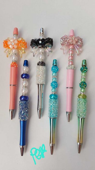 Комплекти бижута от гривна, химикалка и книгоразделител с феи и цветя