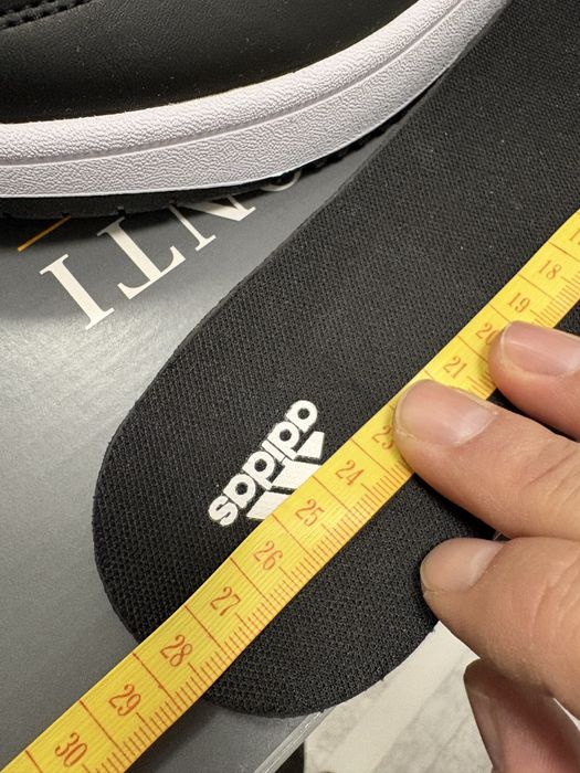 Adidas hoops 3.0, uk 9 чисто нови!