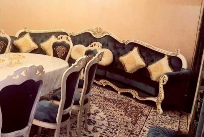 Продам 6 местный диван овальной формы, почти новое. 100% дерево