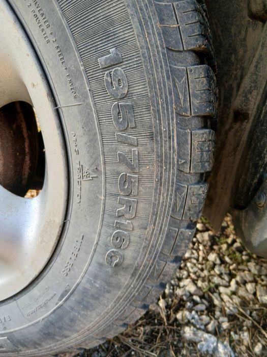 Алуминиеви джанти със зимни гуми Petlas 195/75/16 - 4бр. комплект