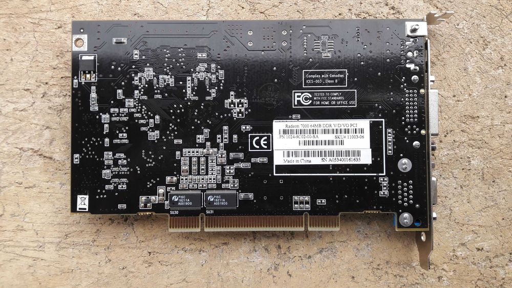 Placa video retro PCI Clasic - Sapphire ATI Radeon 7000 PCI 64MB
