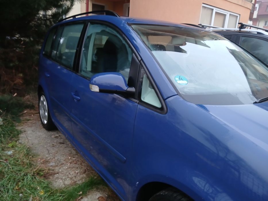 Vând Volkswagen touran
