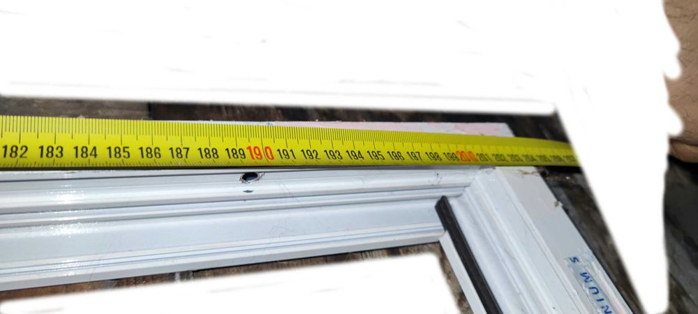 Продавам бяла алуминиева за баня