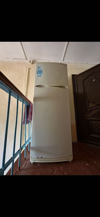 Холодильник сотилади