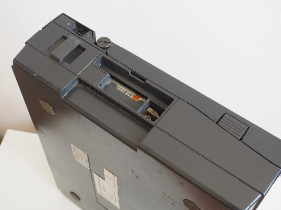 Hitachi HL320, laptop retro, Intel x86, MS-DOS