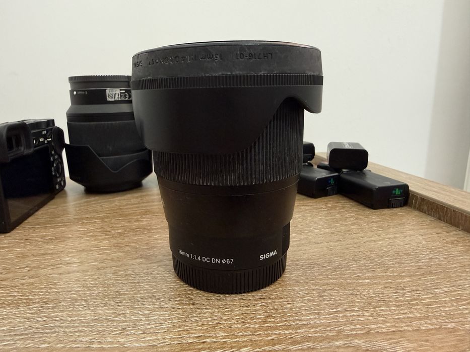 Sony a6500  body+ sigma 16mm 1.4 DC DN + alte obiective