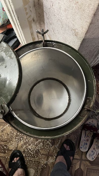 Бак из нержавейки объём 40 л состояние хорошее звоните пишите