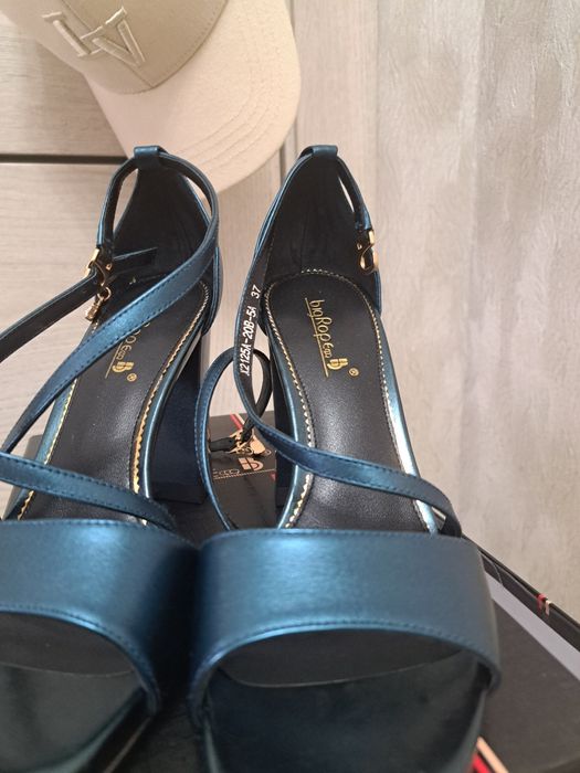 Продам новый  летний обувь