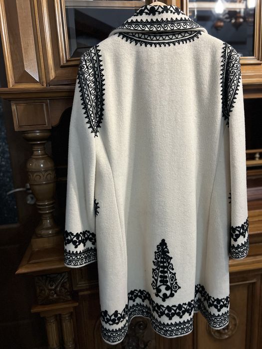 Vand suman Regina Maria autentic romanesc din stofa de lana si casmir