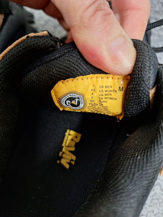 Обувки CAT 40 номер