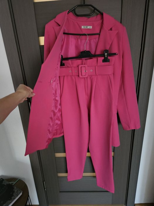 Costum cu pantaloni Xs