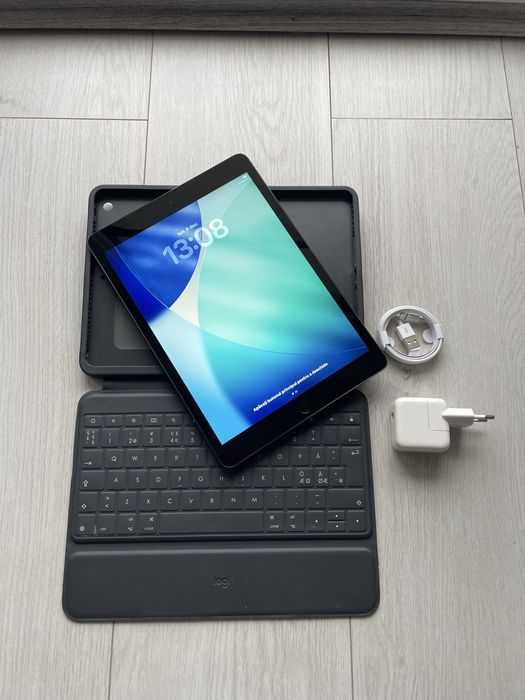 • Ipad •  Gen 9  •  10.2” •