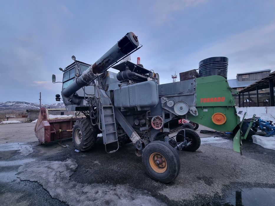 Продам комбайн нива эффект