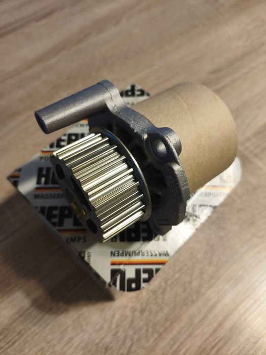 Водна помпа HEPU P587 Audi Seat VW Skoda