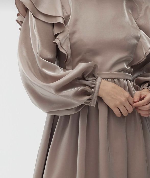 Дълга рокля в цвят капучино