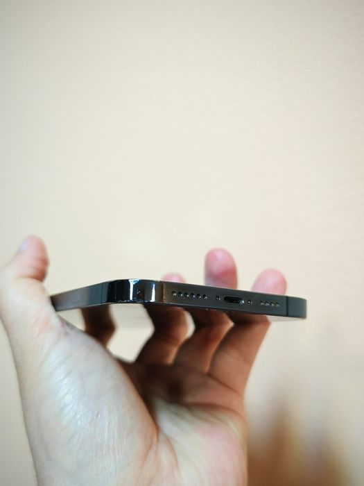 iPhone 12 Pro Max За части / Счупен / Отключен Работещ  Нулиран