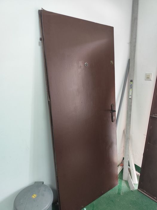 Входна врата за апартамент