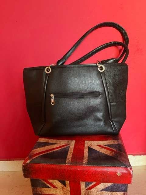 Дамска чанта за офис